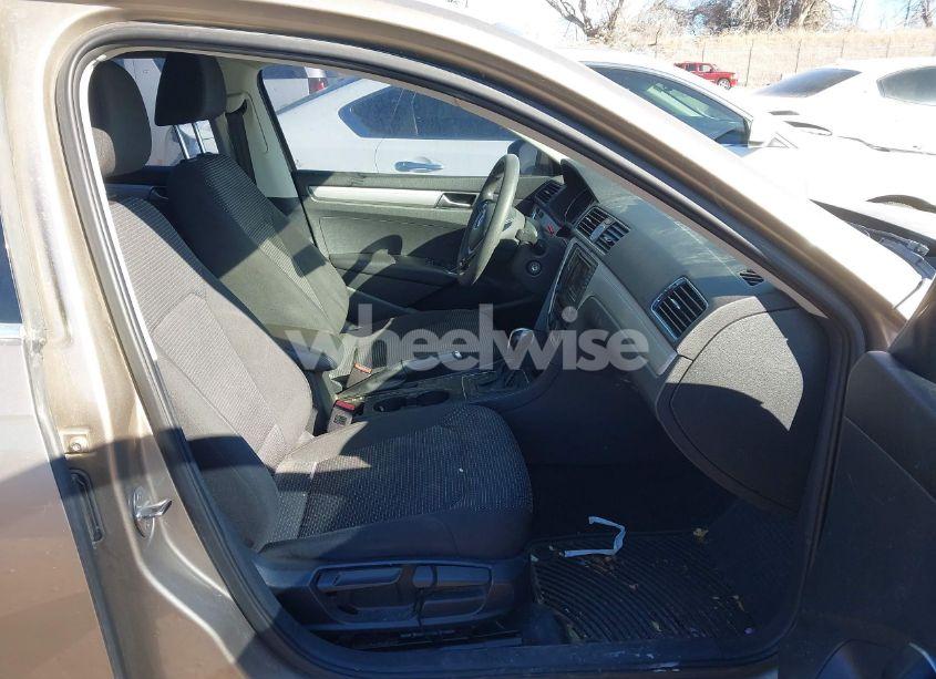 Photo 5 of 2016 Volkswagen Passat 1.8T S (VIN 1VWAT7A31GC015335)