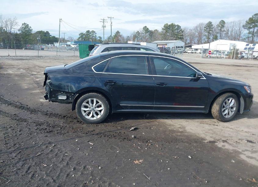Photo 13 of 2016 Volkswagen Passat 1.8T S (VIN 1VWAT7A31GC039120)