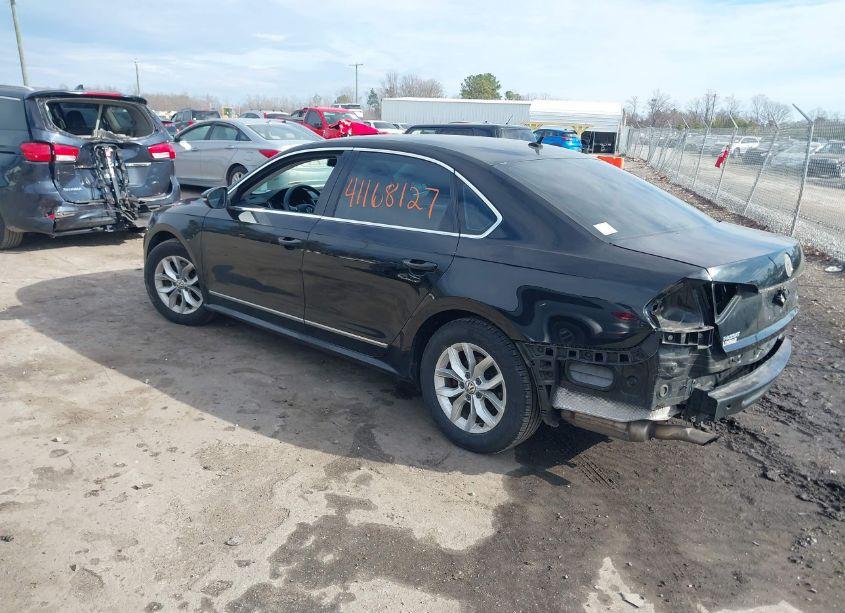 Photo 3 of 2016 Volkswagen Passat 1.8T S (VIN 1VWAT7A31GC039120)