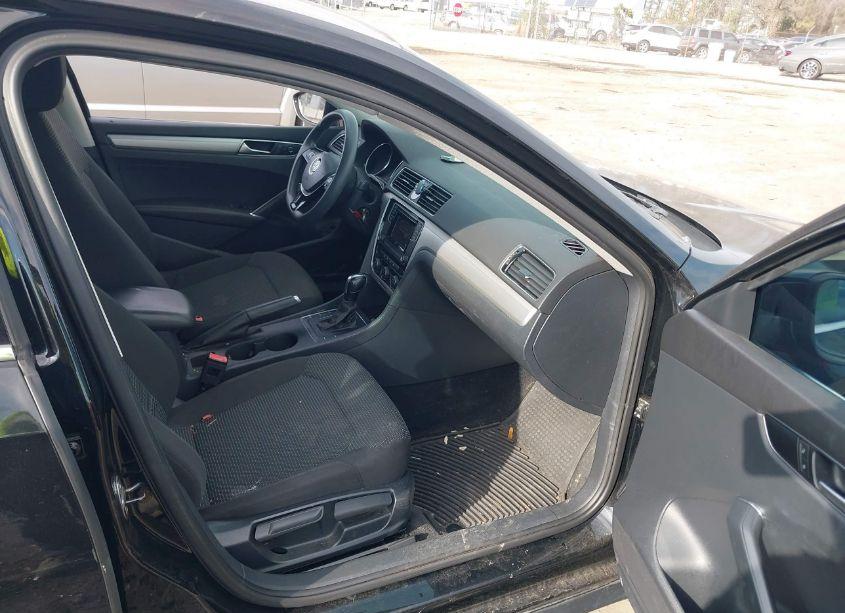 Photo 5 of 2016 Volkswagen Passat 1.8T S (VIN 1VWAT7A31GC039120)