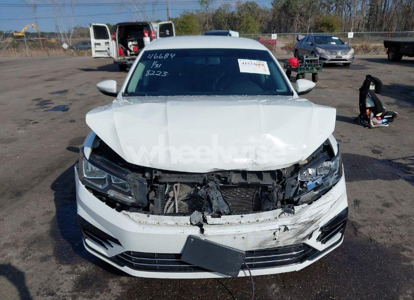 Photo 12 of 2016 Volkswagen Passat 1.8T R-LINE (VIN 1VWAT7A31GC048223)