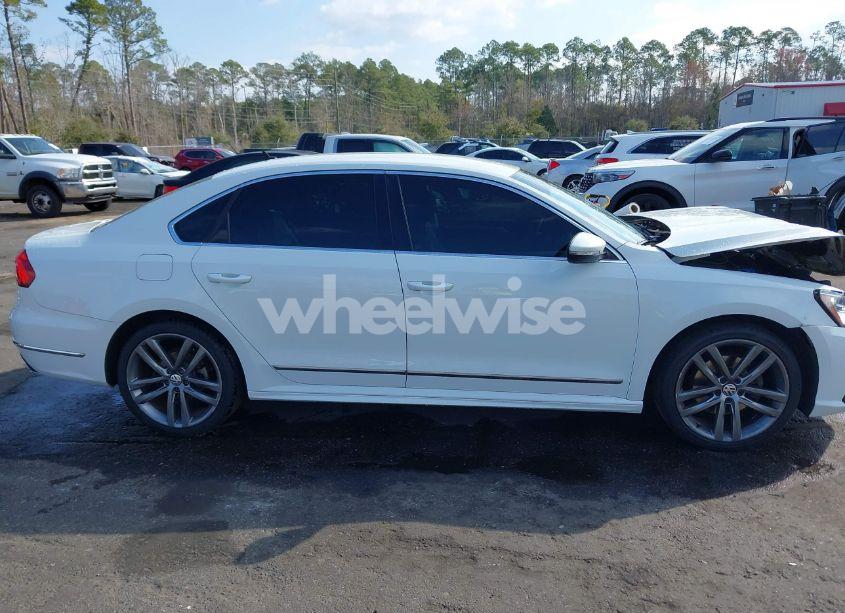 Photo 13 of 2016 Volkswagen Passat 1.8T R-LINE (VIN 1VWAT7A31GC048223)