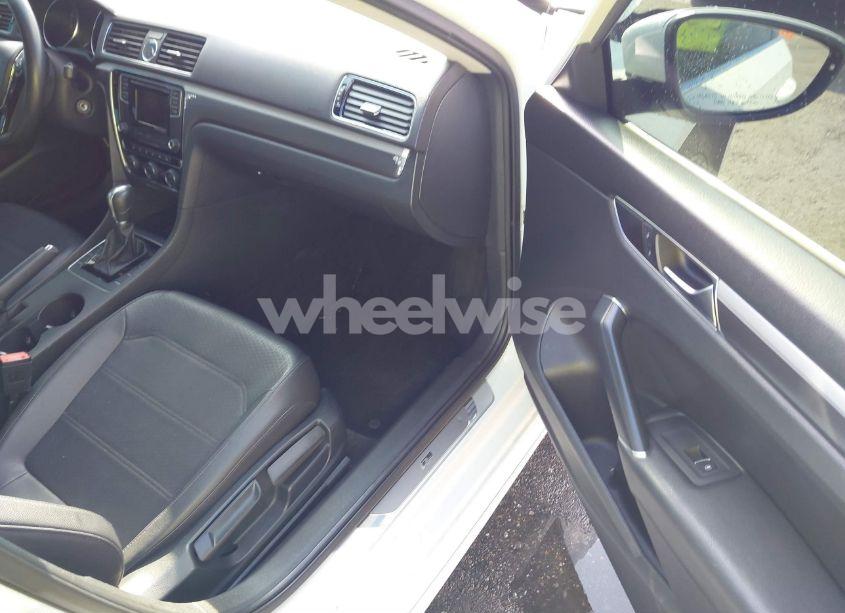 Photo 5 of 2016 Volkswagen Passat 1.8T R-LINE (VIN 1VWAT7A31GC048223)