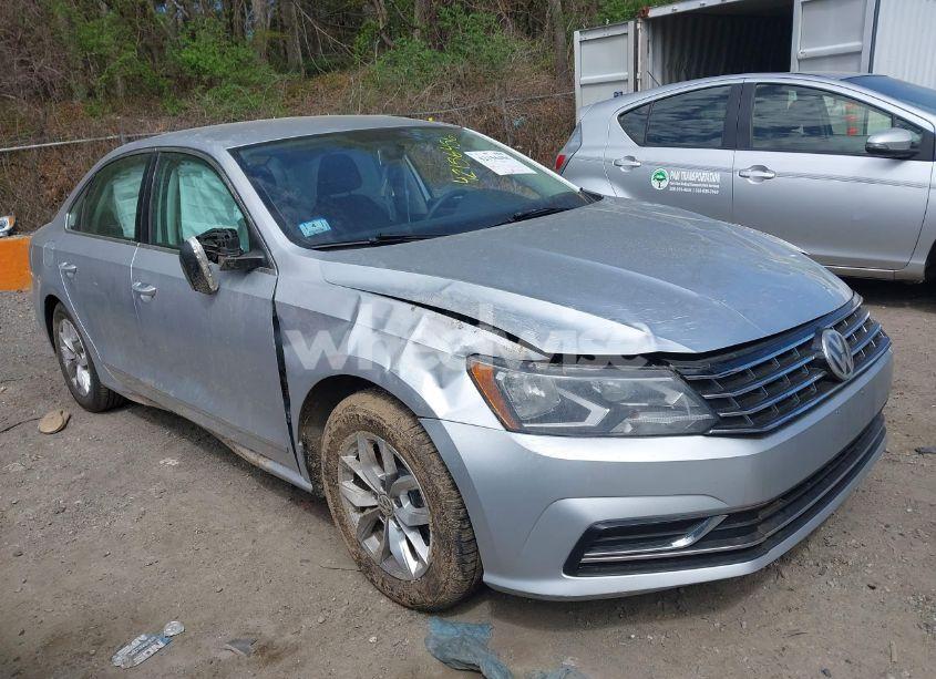 2017 Volkswagen Passat 1.8T S (VIN 1VWAT7A31HC075505) main photo