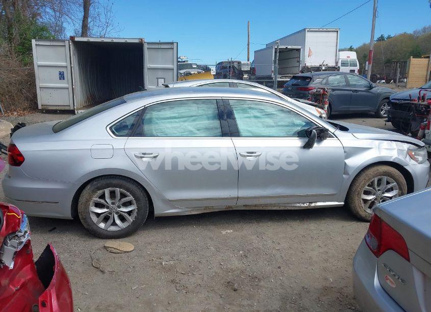 Photo 13 of 2017 Volkswagen Passat 1.8T S (VIN 1VWAT7A31HC075505)