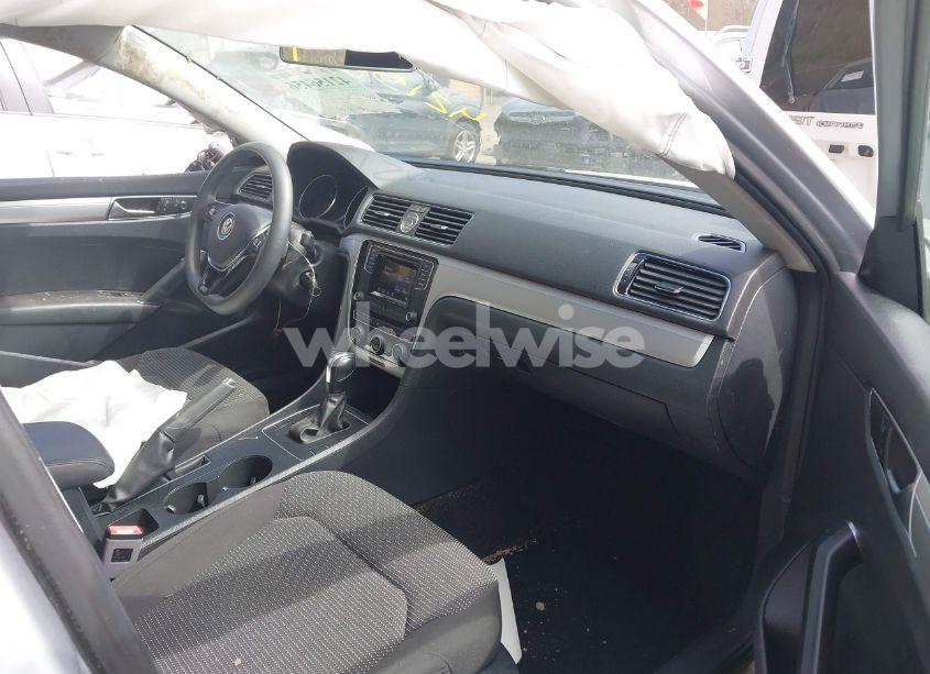 Photo 5 of 2017 Volkswagen Passat 1.8T S (VIN 1VWAT7A31HC075505)