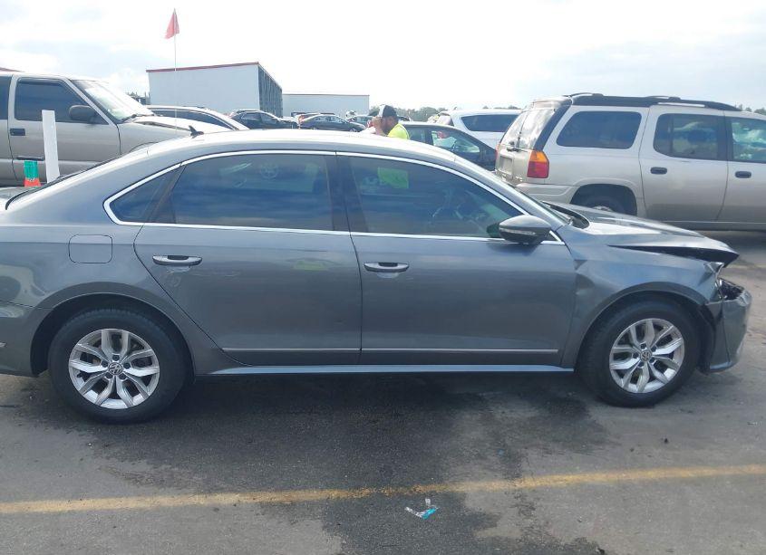 Photo 13 of 2017 Volkswagen Passat 1.8T S (VIN 1VWAT7A31HC077674)