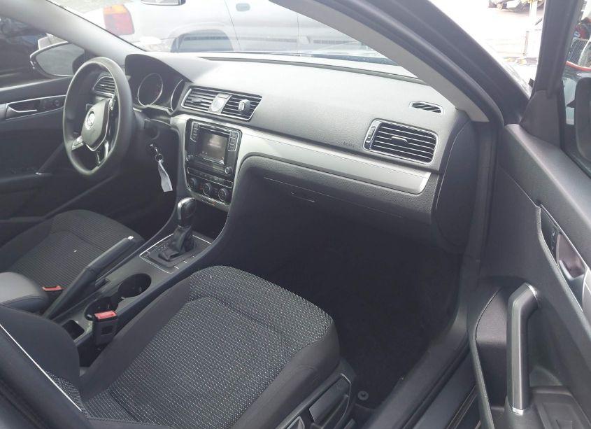 Photo 5 of 2017 Volkswagen Passat 1.8T S (VIN 1VWAT7A31HC077674)