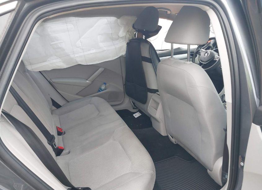 Photo 8 of 2017 Volkswagen Passat 1.8T S (VIN 1VWAT7A31HC081787)