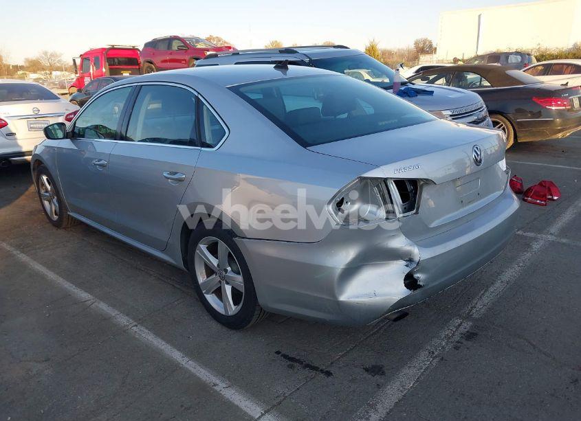 Photo 3 of 2014 Volkswagen Passat 1.8T WOLFSBURG EDITION (VIN 1VWAT7A32EC048373)