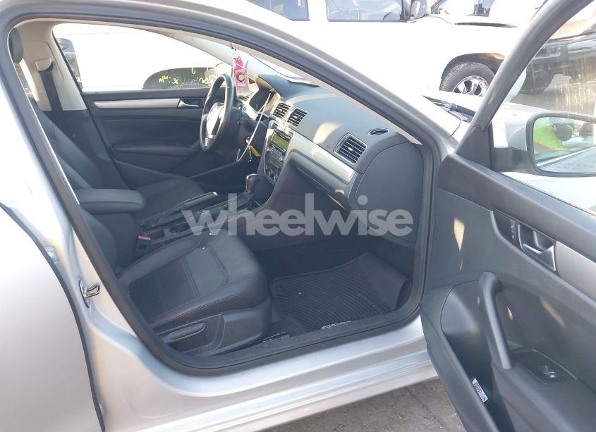 Photo 5 of 2014 Volkswagen Passat 1.8T WOLFSBURG EDITION (VIN 1VWAT7A32EC048373)