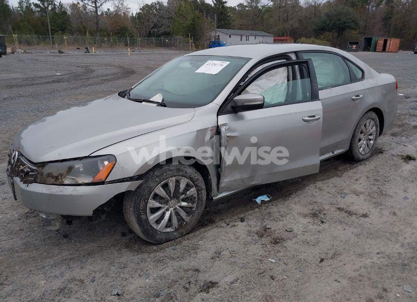 Photo 2 of 2014 Volkswagen Passat 1.8T WOLFSBURG EDITION (VIN 1VWAT7A32EC080658)