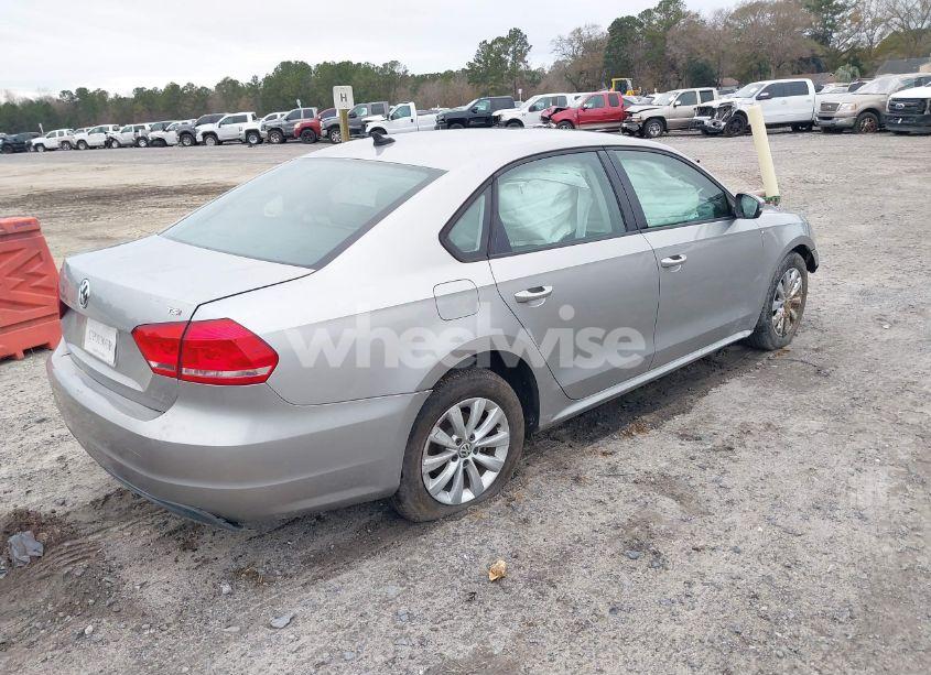 Photo 4 of 2014 Volkswagen Passat 1.8T WOLFSBURG EDITION (VIN 1VWAT7A32EC080658)