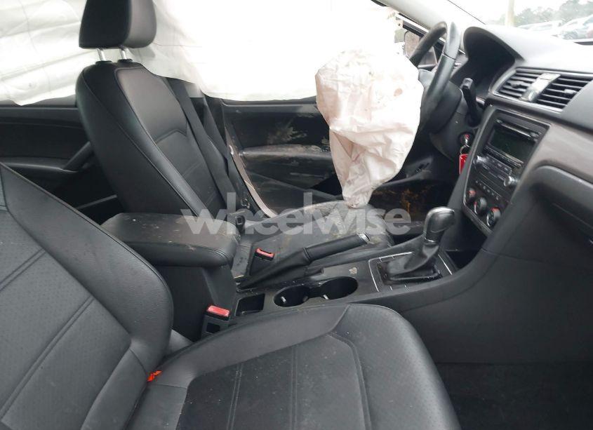 Photo 5 of 2014 Volkswagen Passat 1.8T WOLFSBURG EDITION (VIN 1VWAT7A32EC080658)