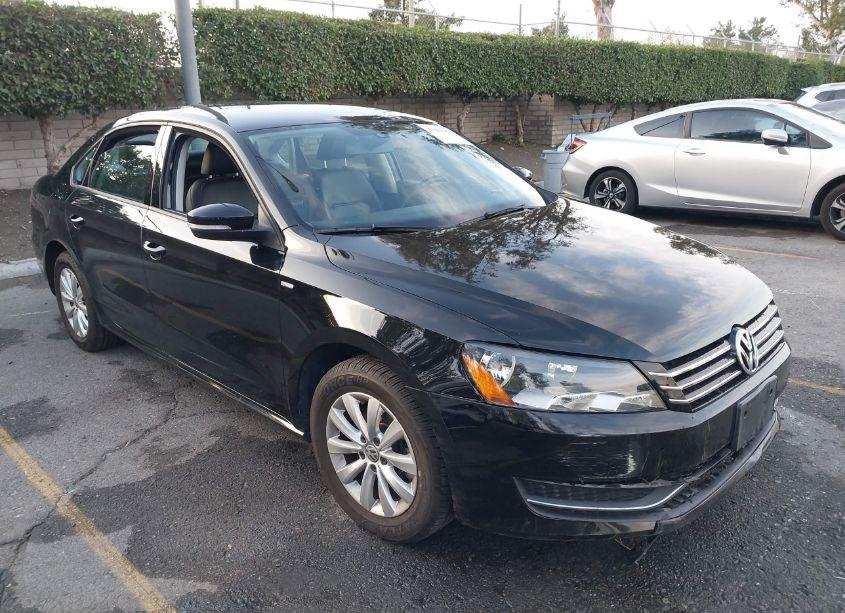 2015 Volkswagen Passat 1.8T WOLFSBURG EDITION (VIN 1VWAT7A32FC024656) main photo