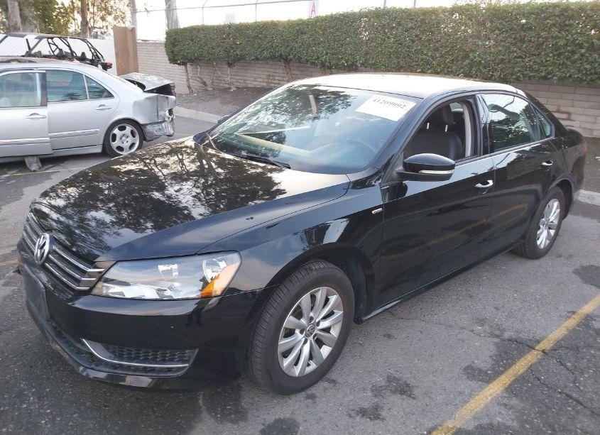 Photo 2 of 2015 Volkswagen Passat 1.8T WOLFSBURG EDITION (VIN 1VWAT7A32FC024656)