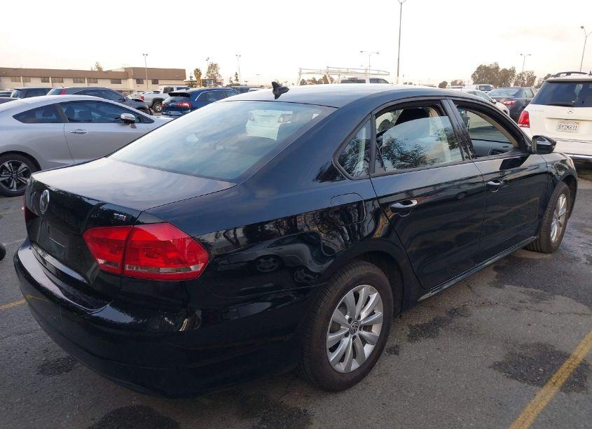 Photo 4 of 2015 Volkswagen Passat 1.8T WOLFSBURG EDITION (VIN 1VWAT7A32FC024656)