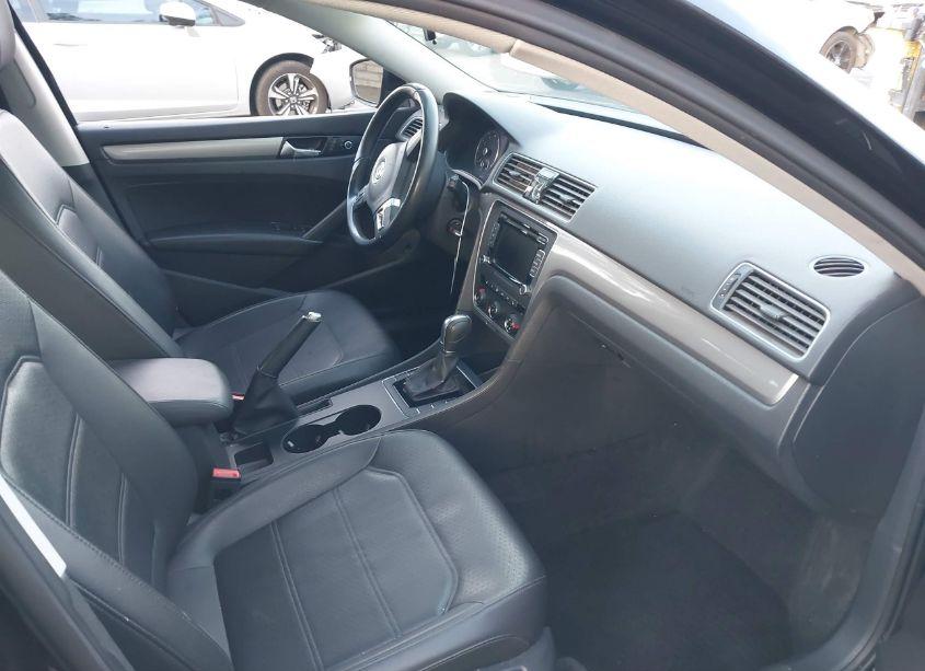 Photo 5 of 2015 Volkswagen Passat 1.8T WOLFSBURG EDITION (VIN 1VWAT7A32FC024656)