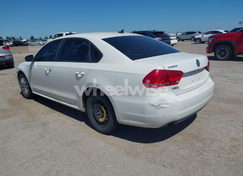 Photo 3 of 2015 Volkswagen Passat 1.8T WOLFSBURG EDITION (VIN 1VWAT7A32FC056264)