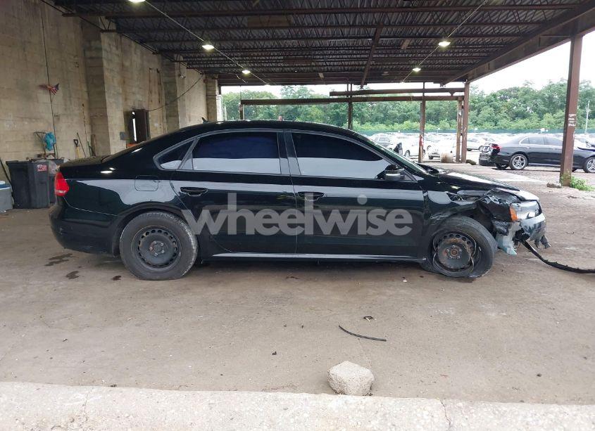 Photo 13 of 2015 Volkswagen Passat 1.8T S (VIN 1VWAT7A32FC097218)