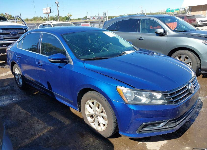 2016 Volkswagen Passat 1.8T S (VIN 1VWAT7A32GC019507) main photo