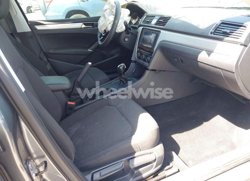 Photo 5 of 2016 Volkswagen Passat 1.8T S (VIN 1VWAT7A32GC032869)