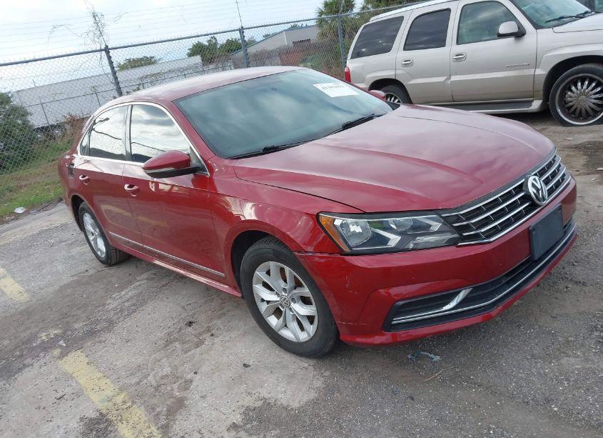 2016 Volkswagen Passat 1.8T S (VIN 1VWAT7A32GC056895) main photo