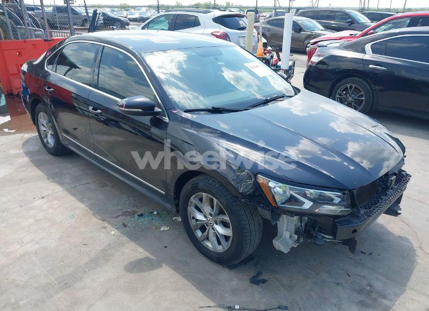 2017 Volkswagen Passat 1.8T S (VIN 1VWAT7A32HC015684) main photo