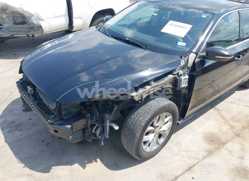 Photo 6 of 2017 Volkswagen Passat 1.8T S (VIN 1VWAT7A32HC015684)