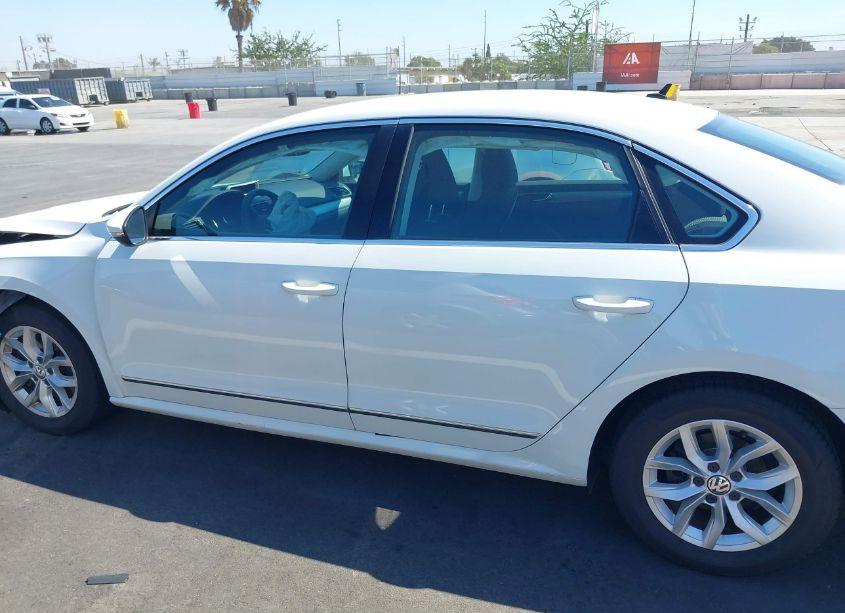 Photo 14 of 2017 Volkswagen Passat 1.8T S (VIN 1VWAT7A32HC021601)