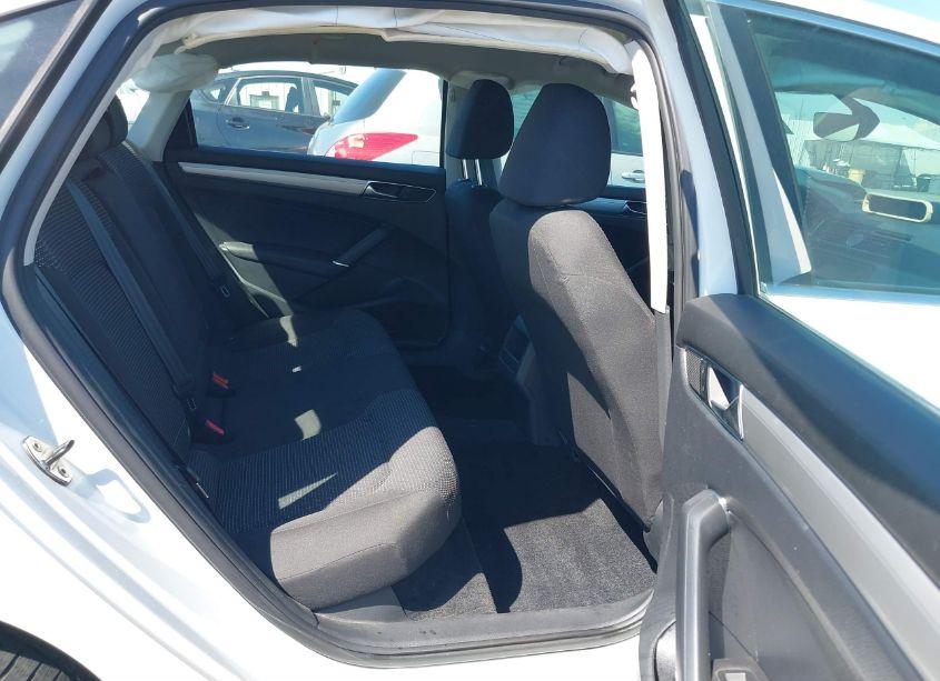 Photo 8 of 2017 Volkswagen Passat 1.8T S (VIN 1VWAT7A32HC021601)