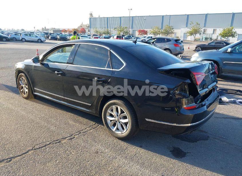 Photo 3 of 2017 Volkswagen Passat 1.8T S (VIN 1VWAT7A32HC038589)