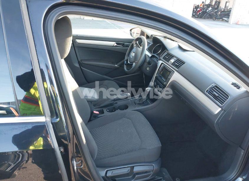 Photo 5 of 2017 Volkswagen Passat 1.8T S (VIN 1VWAT7A32HC038589)