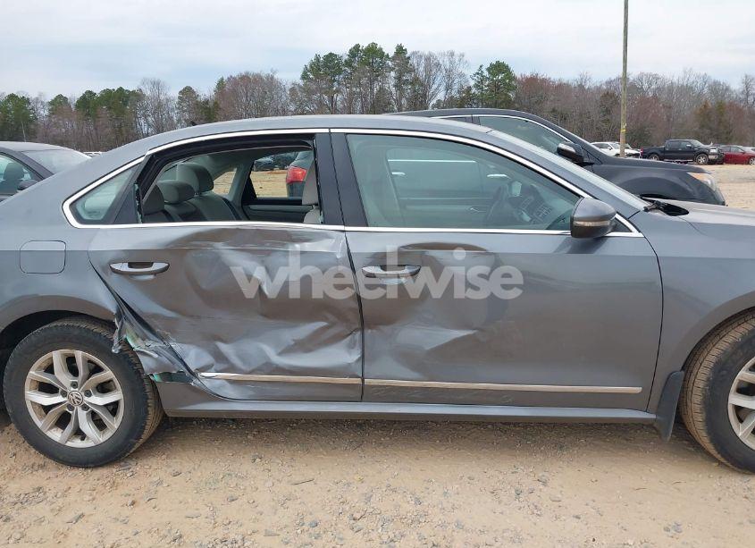 Photo 13 of 2017 Volkswagen Passat 1.8T S (VIN 1VWAT7A32HC046465)