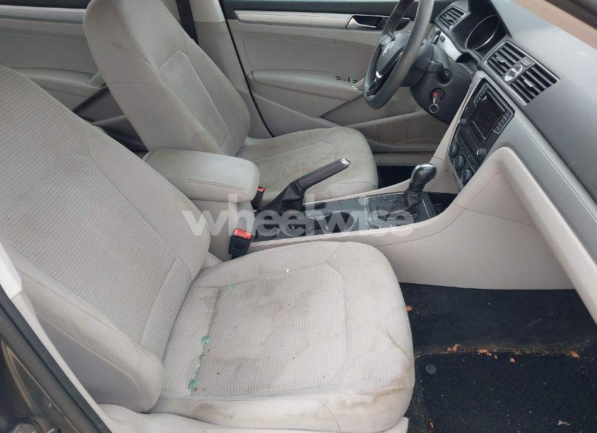 Photo 5 of 2017 Volkswagen Passat 1.8T S (VIN 1VWAT7A32HC046465)