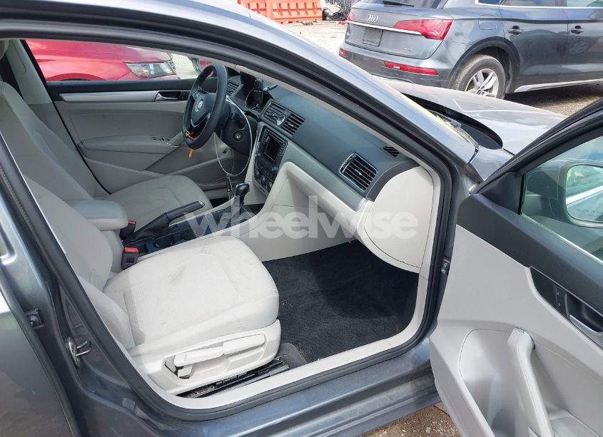 Photo 5 of 2017 Volkswagen Passat 1.8T S (VIN 1VWAT7A32HC085122)