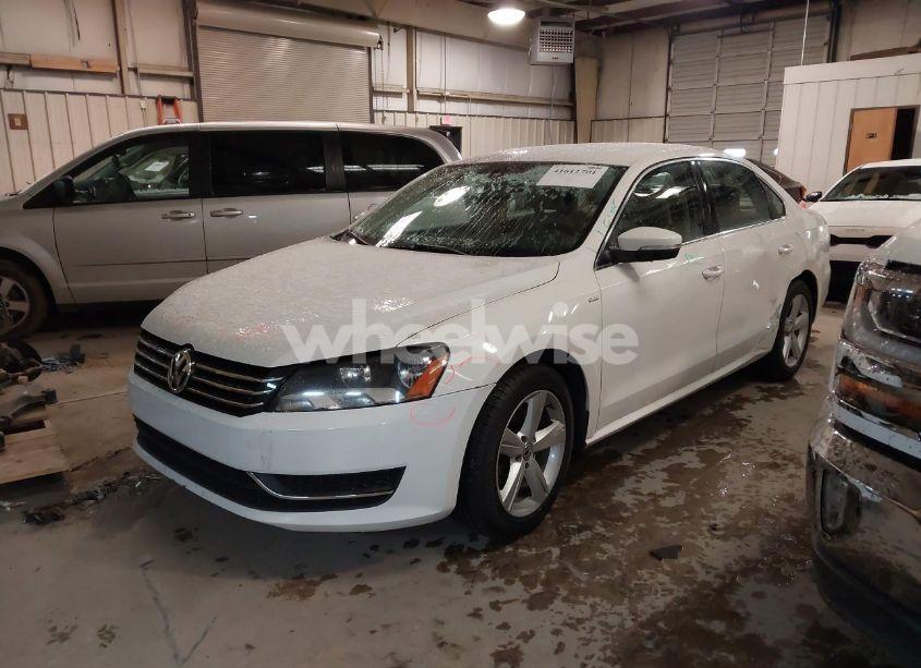 Photo 2 of 2014 Volkswagen Passat 1.8T WOLFSBURG EDITION (VIN 1VWAT7A33EC021599)