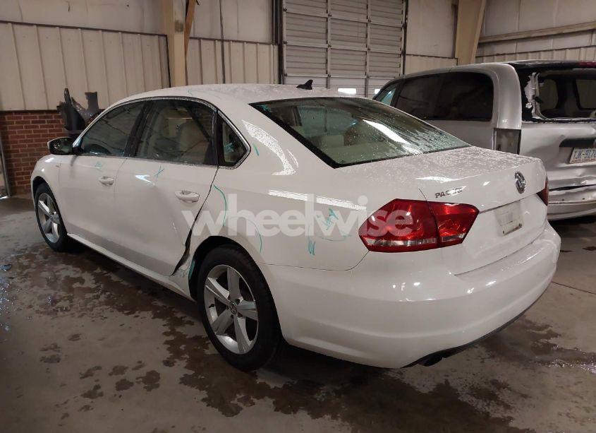 Photo 3 of 2014 Volkswagen Passat 1.8T WOLFSBURG EDITION (VIN 1VWAT7A33EC021599)