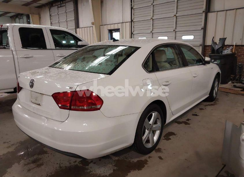 Photo 4 of 2014 Volkswagen Passat 1.8T WOLFSBURG EDITION (VIN 1VWAT7A33EC021599)