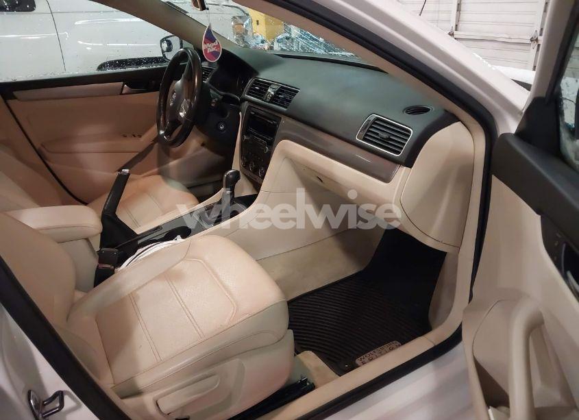 Photo 5 of 2014 Volkswagen Passat 1.8T WOLFSBURG EDITION (VIN 1VWAT7A33EC021599)