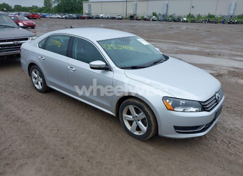 2014 Volkswagen Passat 1.8T WOLFSBURG EDITION (VIN 1VWAT7A33EC035714) main photo