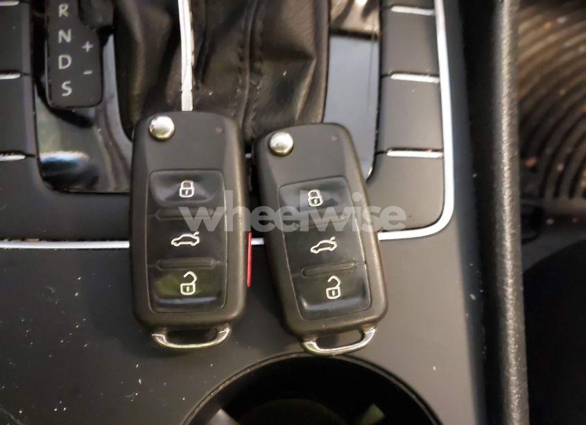 Photo 11 of 2014 Volkswagen Passat 1.8T WOLFSBURG EDITION (VIN 1VWAT7A33EC035714)