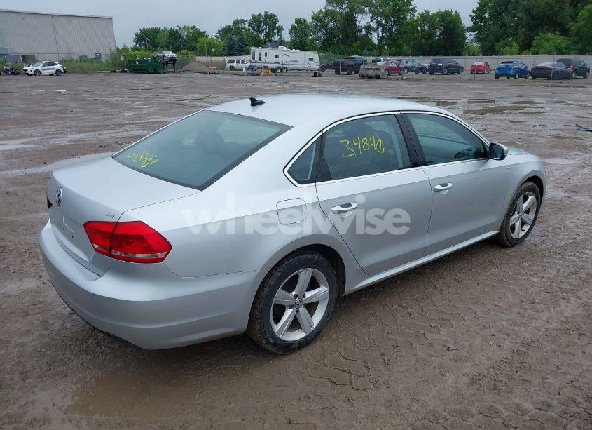 Photo 4 of 2014 Volkswagen Passat 1.8T WOLFSBURG EDITION (VIN 1VWAT7A33EC035714)