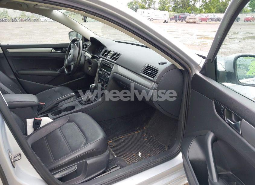 Photo 5 of 2014 Volkswagen Passat 1.8T WOLFSBURG EDITION (VIN 1VWAT7A33EC035714)