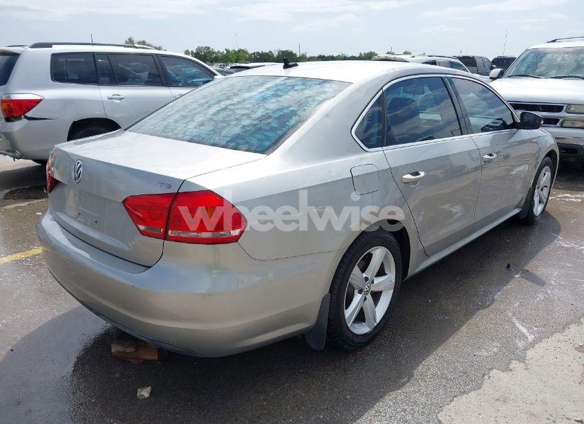 Photo 4 of 2014 Volkswagen Passat 1.8T WOLFSBURG EDITION (VIN 1VWAT7A33EC038497)