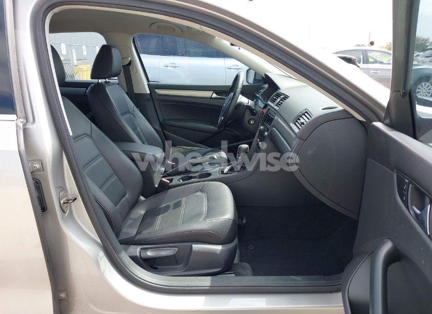 Photo 5 of 2014 Volkswagen Passat 1.8T WOLFSBURG EDITION (VIN 1VWAT7A33EC038497)