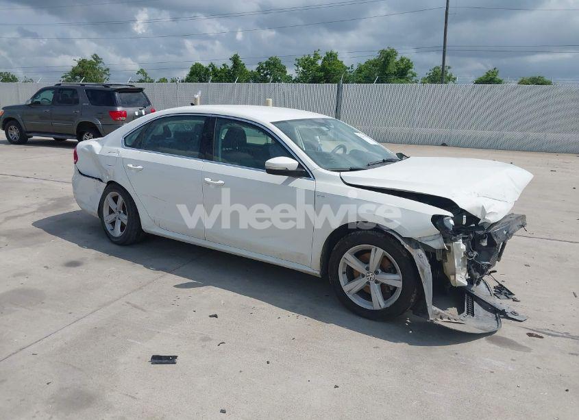 2014 Volkswagen Passat 1.8T WOLFSBURG EDITION (VIN 1VWAT7A33EC038693) main photo