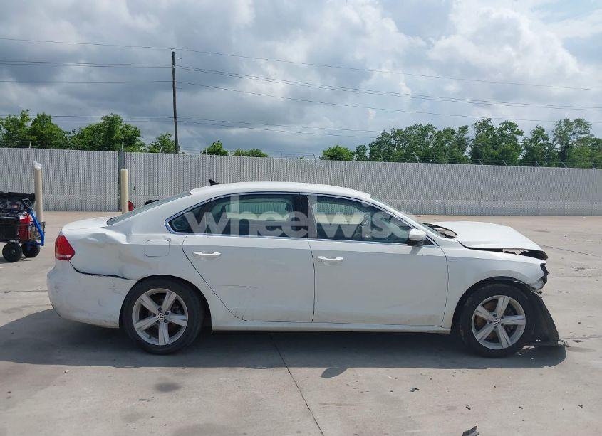 Photo 13 of 2014 Volkswagen Passat 1.8T WOLFSBURG EDITION (VIN 1VWAT7A33EC038693)