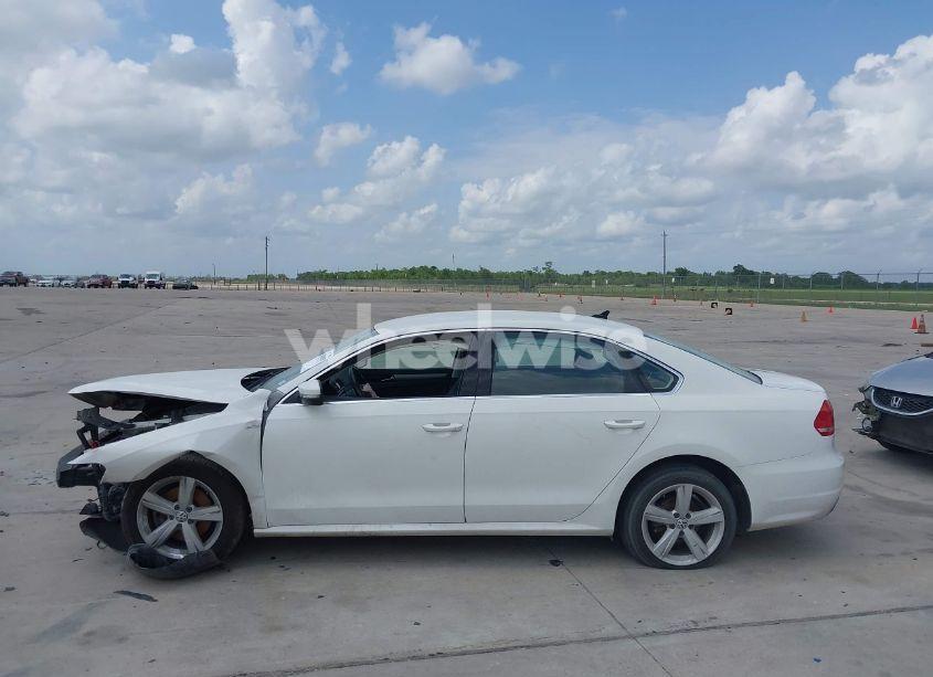 Photo 14 of 2014 Volkswagen Passat 1.8T WOLFSBURG EDITION (VIN 1VWAT7A33EC038693)