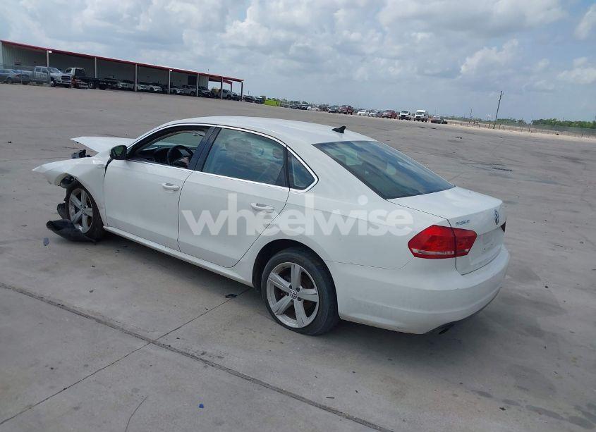 Photo 3 of 2014 Volkswagen Passat 1.8T WOLFSBURG EDITION (VIN 1VWAT7A33EC038693)